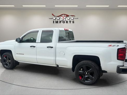 Used 2017 Chevrolet Silverado 1500 LT w/ Redline Edition AWD/4WD image 3