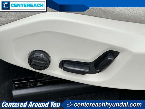 Used 2021 Volvo XC60 T5 Momentum AWD/4WD image 16