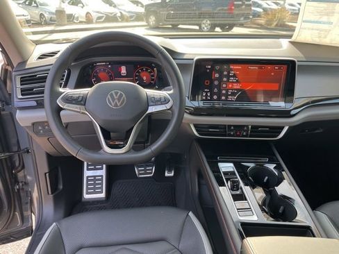 New 2026 Volkswagen Atlas Peak Edition image 16