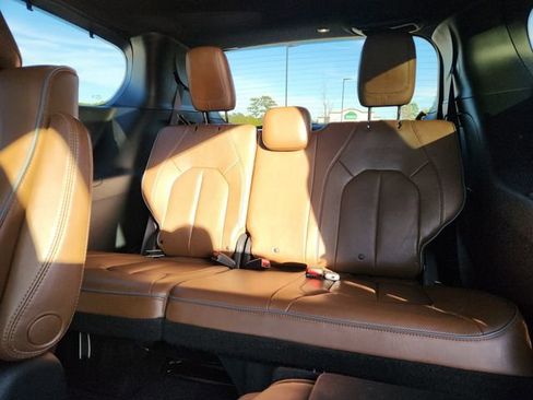 Used 2020 Chrysler Pacifica Limited w/ Advanced Safetytec Group image 12