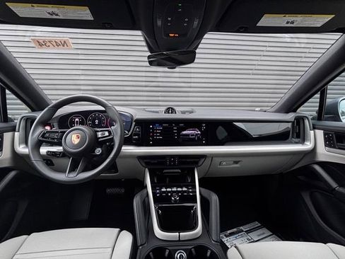 New 2026 Porsche Cayenne Coupe AWD/4WD image 13