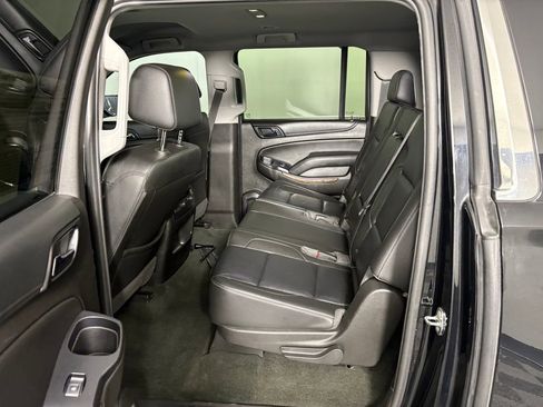 Used 2018 Chevrolet Suburban LT image 27