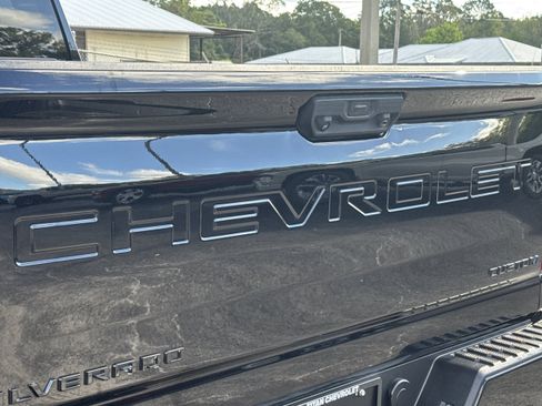 Used 2025 Chevrolet Silverado 2500 Custom w/ Custom Value Package AWD/4WD image 13