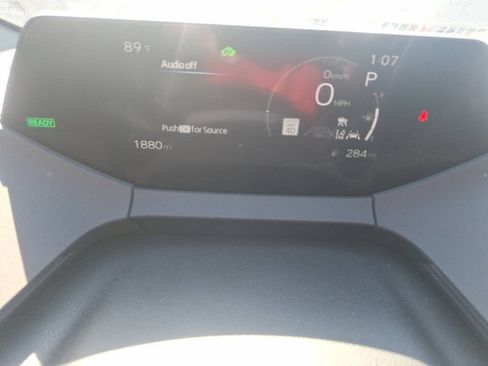 Used 2024 Toyota Prius LE FWD image 11