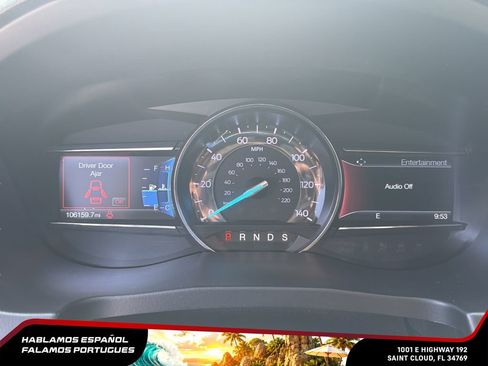 Used 2018 Ford Explorer XLT w/ Equipment Group 202A FWD image 17