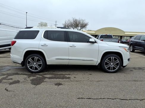 Used 2019 GMC Acadia Denali w/ Technology Package AWD/4WD image 6