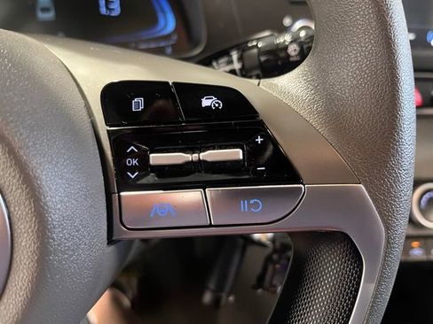 Used 2024 Hyundai Elantra SE image 26