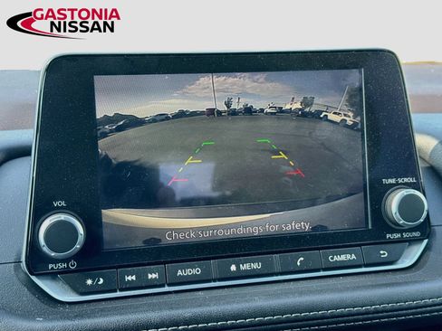 Used 2023 Nissan Rogue S AWD/4WD image 17