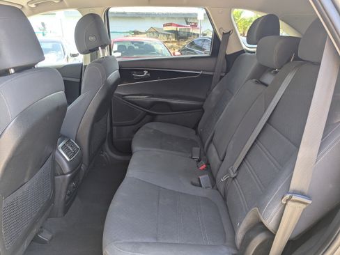 Used 2017 Kia Sorento AWD image 15