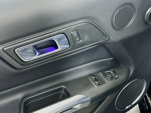Used 2022 Ford Mustang Premium image 15