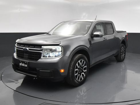 Used 2022 Ford Maverick Lariat w/ Lariat Luxury Package FWD image 2