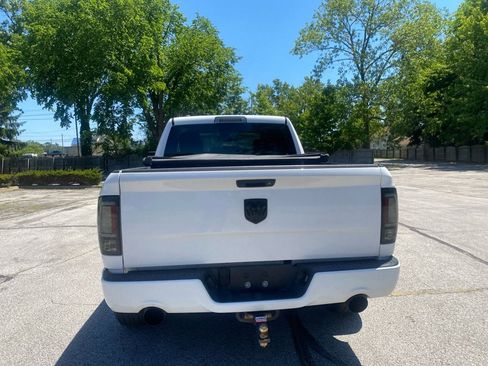Used 2017 RAM 1500 Express w/ Express Value Package AWD/4WD image 4