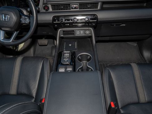 Certified 2023 Honda Pilot Touring image 30