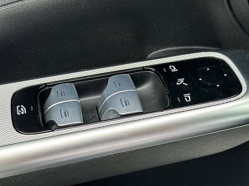 New 2025 Mercedes-Benz GLC 43 AMG 4MATIC image 13