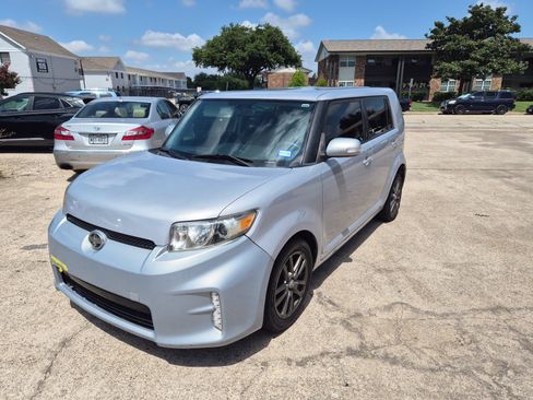 Used 2013 Scion xB 10 Series FWD image 1