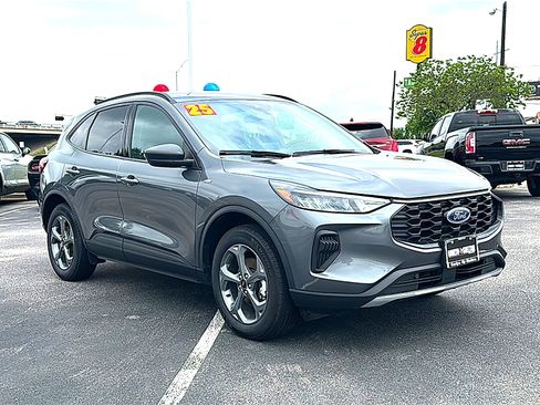 Used 2025 Ford Escape ST-Line AWD/4WD image 10