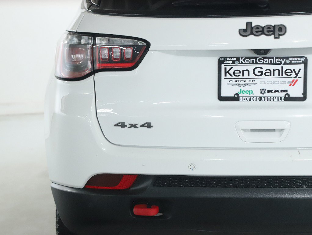 Used 2025 Jeep Compass Trailhawk AWD/4WD image 42