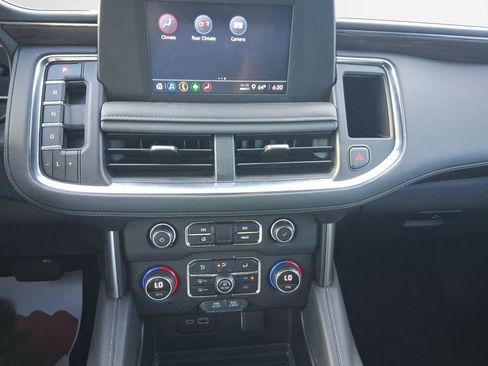 Used 2024 Chevrolet Suburban LS RWD image 22