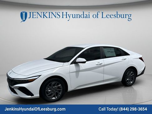 New 2026 Hyundai Elantra Hybrid FWD image 11