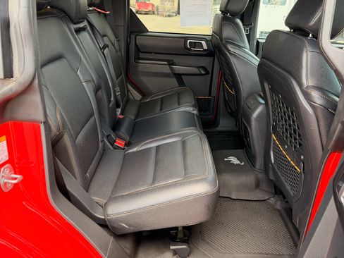 Used 2024 Ford Bronco Badlands w/ Sasquatch Package AWD/4WD image 13