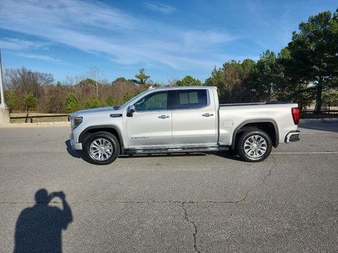 Certified 2022 GMC Sierra 1500 Denali image 2