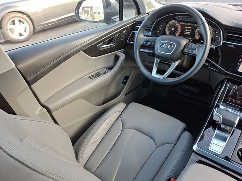 Used 2024 Audi Q7 3.0T Prestige image 15
