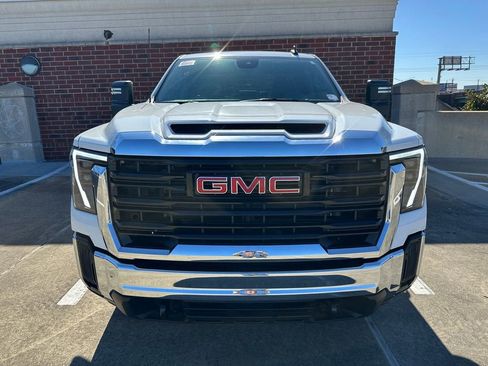 New 2025 GMC Sierra 2500 Pro w/ Convenience Package image 8