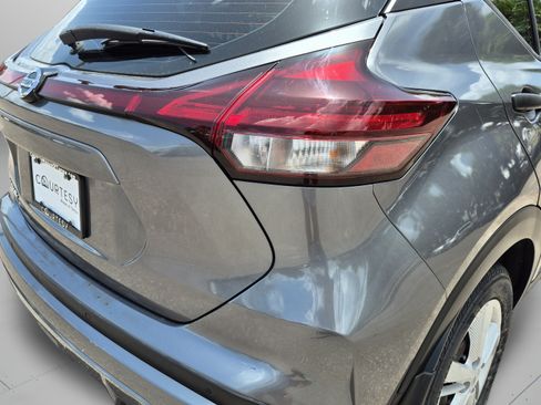 Used 2021 Nissan Kicks S FWD image 34