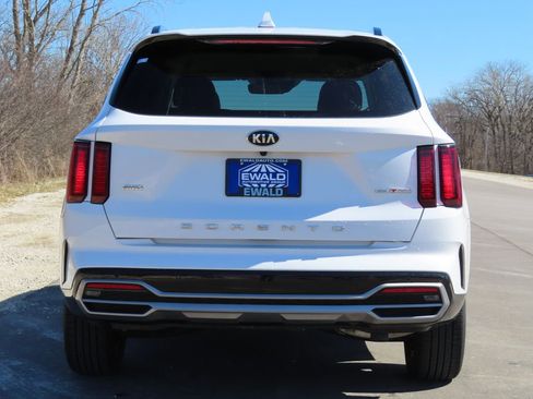 Used 2021 Kia Sorento EX image 8