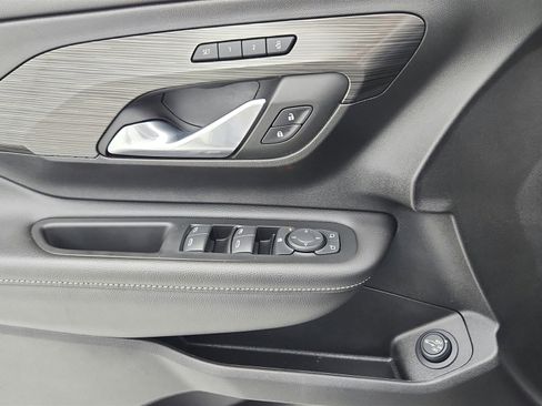 Used 2024 GMC Terrain SLT image 36