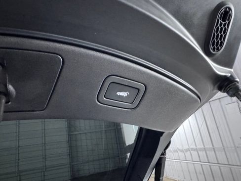Used 2017 Jaguar F-TYPE Coupe RWD image 46