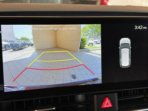 Used 2026 Kia Carnival FWD image 24