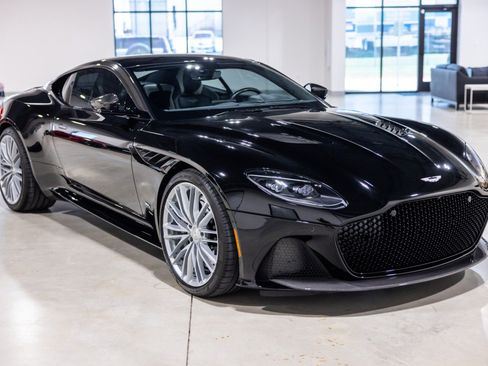Used 2022 Aston Martin DBS Superleggera RWD image 10