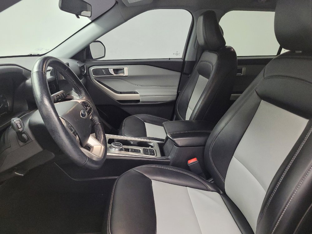 Used 2022 Ford Explorer XLT w/ Equipment Group 202A RWD image 17
