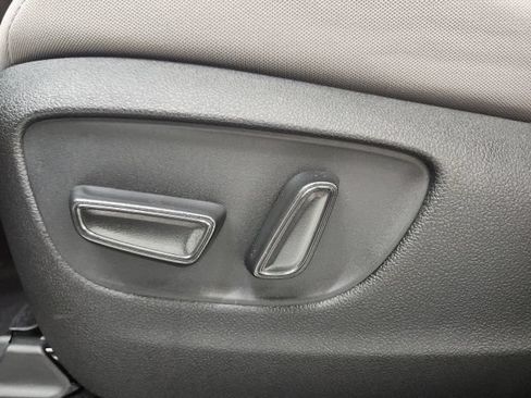 Used 2026 Toyota Sienna LE FWD image 20