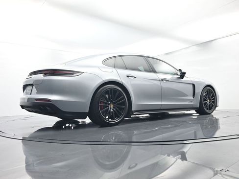 Used 2020 Porsche Panamera GTS image 40
