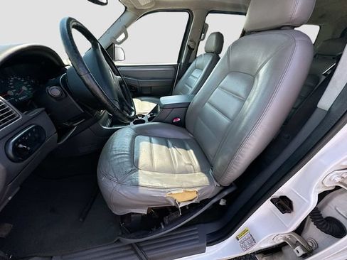 Used 2005 Ford Explorer XLT AWD/4WD image 19