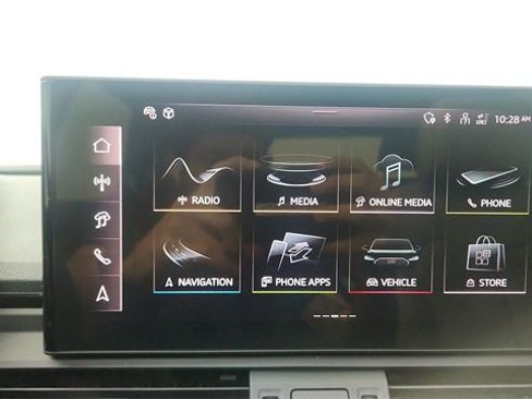 Used 2024 Audi Q5 e Prestige w/ Prestige Package image 52