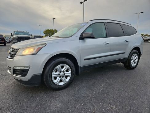 Used 2015 Chevrolet Traverse LS image 3