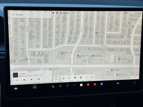 Used 2022 Tesla Model S Plaid image 17