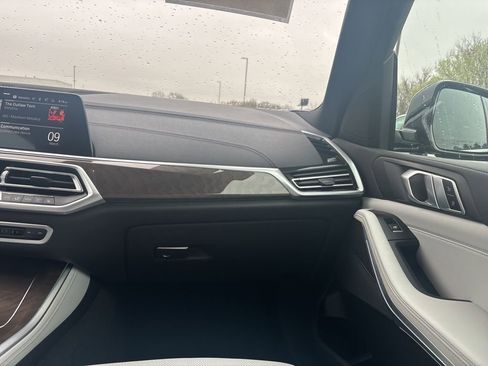 Used 2023 BMW X5 xDrive40i w/ Premium Package image 16