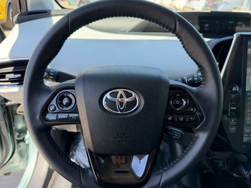Used 2021 Toyota Prius Limited w/ Premium Convenience Package FWD image 18