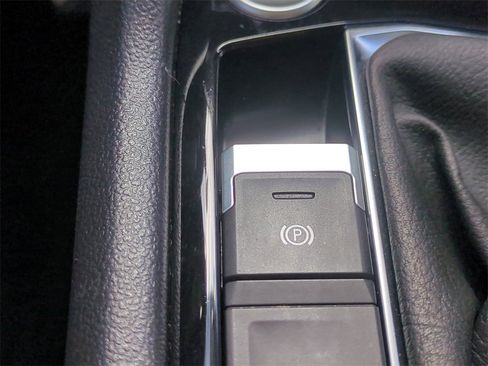 Used 2023 Volkswagen Taos SE image 25