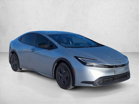 Certified 2024 Toyota Prius LE image 3