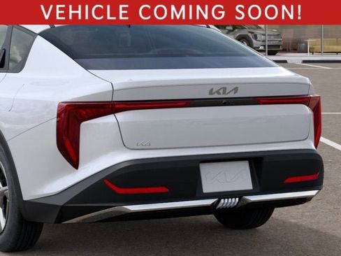 New 2026 Kia K4 LXS image 13
