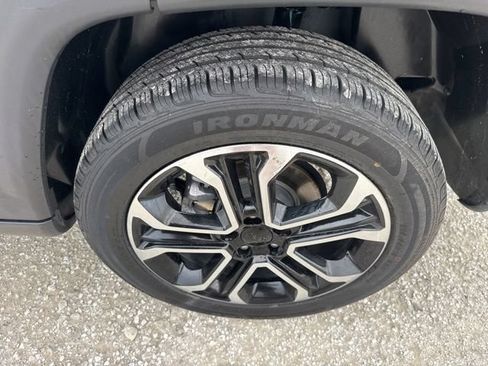 Used 2023 Jeep Compass Limited AWD/4WD image 10