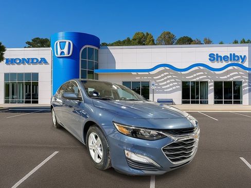 Used 2024 Chevrolet Malibu LS image 2