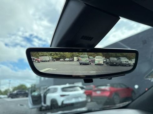 Used 2024 Buick Enclave Premium image 23