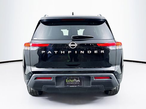 Used 2025 Nissan Pathfinder SV image 7