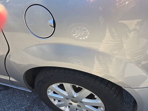 Used 2016 Chrysler Town & Country Touring image 19